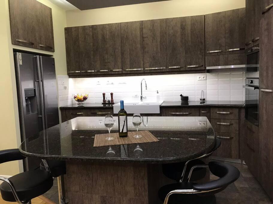 אתונה Finer Things Flisvos Beach Condo In Palaio Faliro מראה חיצוני תמונה