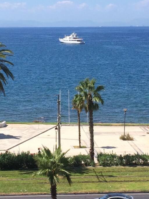 אתונה Finer Things Flisvos Beach Condo In Palaio Faliro מראה חיצוני תמונה